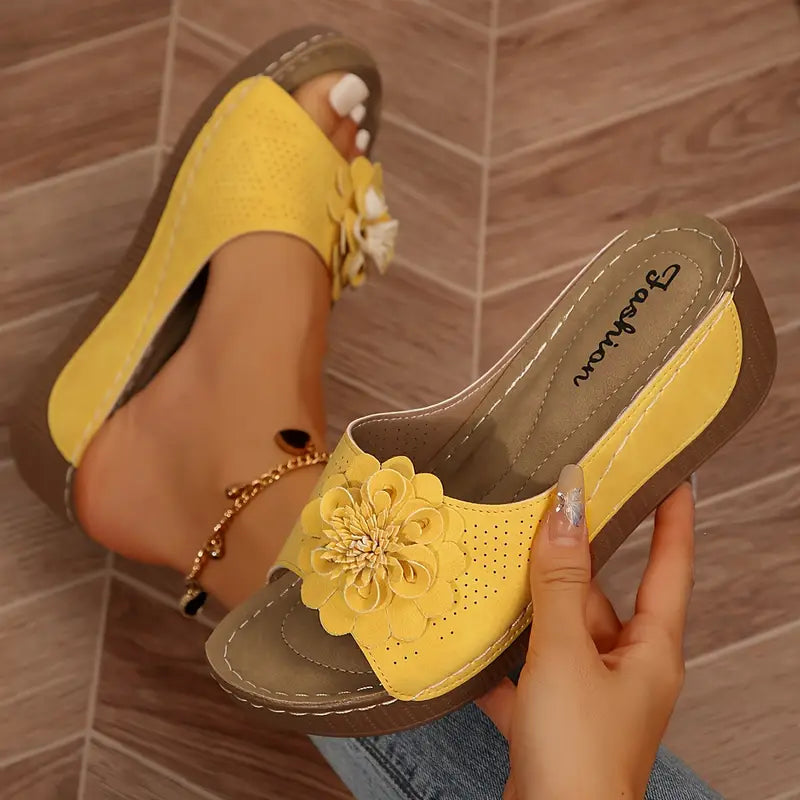 Belle™ - Orthopädische Sandalen mit Blumenmuster