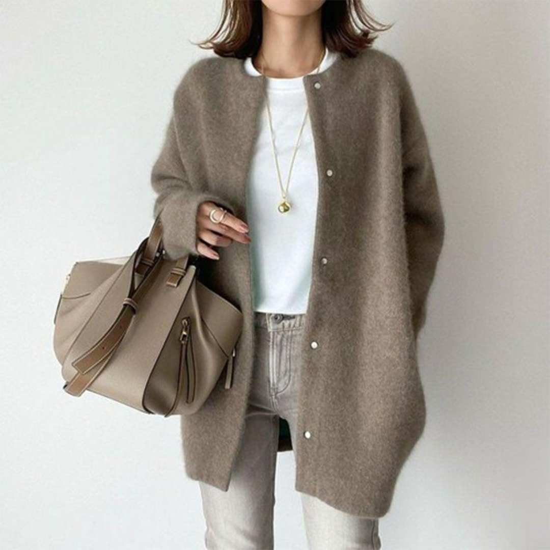 AMANDA – RAFFINIERTER LAGEN-CARDIGAN