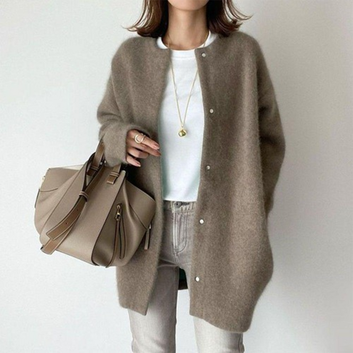AMANDA – RAFFINIERTER LAGEN-CARDIGAN