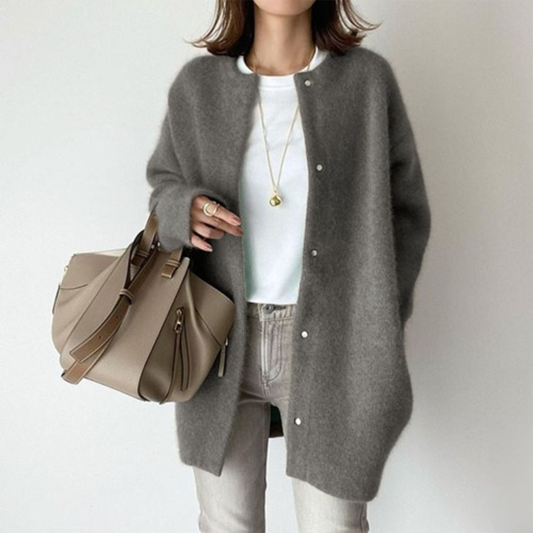 AMANDA – RAFFINIERTER LAGEN-CARDIGAN